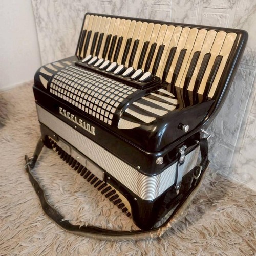 Excelsior 310 accordion made - 310,