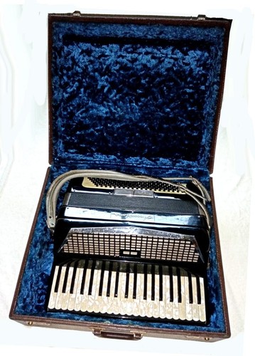 Accordiana model 306 case - model,